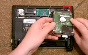 Как разобрать ноутбук Acer Aspire One ZH9 модель A0521