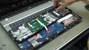 Как разобрать ноутбук Acer Aspire V3-771G