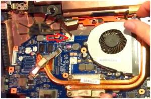 Как разобрать ноутбук Acer Aspire 5755 для чистки ноутбука от пыли и замены термопасты