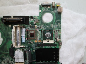 Как разобрать ноутбук Acer TravelMate 6292 для его чистки и замены термопасты