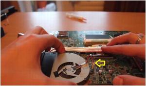 Как разобрать ноутбук Asus X53S и почистить его от пыли