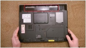 Разбираем ноутбук Asus A7D. Чистим ноутбук от пыли и меняем термопасту.