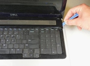 Разборка ноутбука Dell Inspirion 1750.