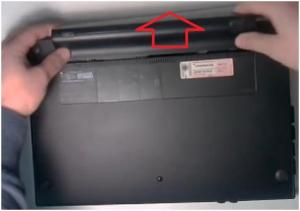 Разбираем ноутбук HP ProBook 4525s и чистим его от пыли.