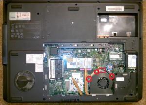 Как разобрать ноутбук Acer Aspire 9920 для того, чтобы его почистить от пыли и заменить на нём термопасту.