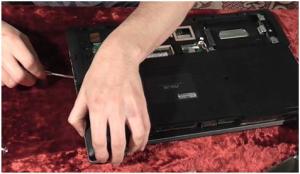 Разборка ноутбука Asus K56CM, чистка от пыли и замена термопасты на ноутбуке.