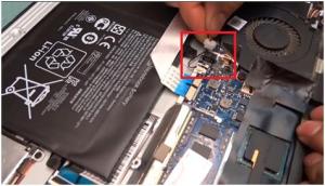 Разбираем ноутбук HP ENVY 6, чистим его от пыли и меняем термопасту.