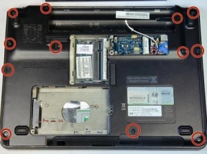 Разбираем ноутбук HP Pavilion DV3, чистим его от пыли и меняем термопасту.