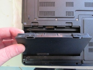 Чистка ноутбука ASUS X51L с заменой термопасты.