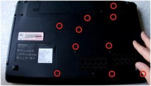 Разборка ноутбука Lenovo IdeaPad Z560.