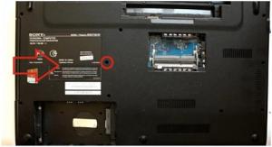 Как разобрать ноутбук Sony Vaio SVE171G11V, почистить его от пыли и заменить термопасту.